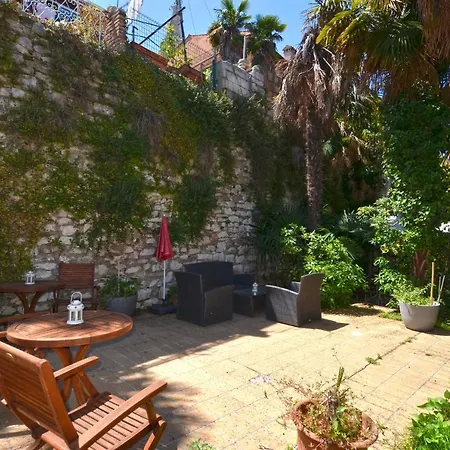 Svalba With Garden