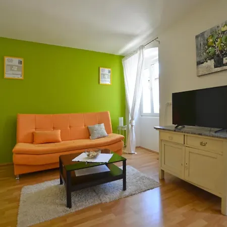 Svalba With Garden Апартаменты Ровинь